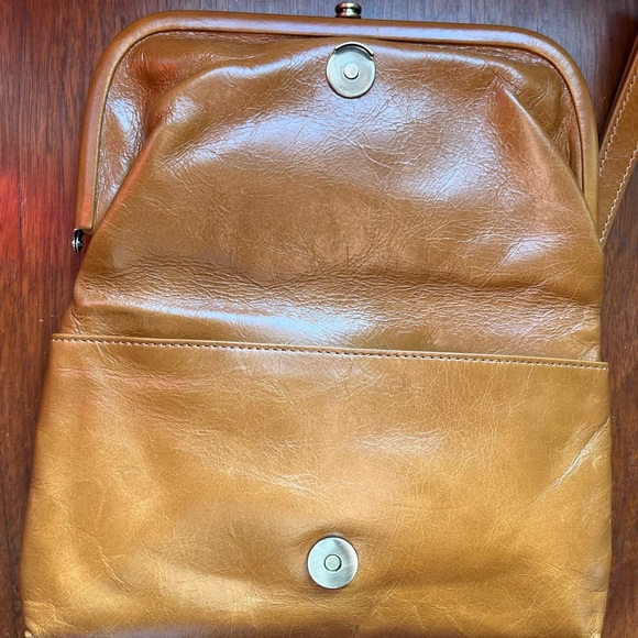 HOBO Lauren Wristlet Polished Leather Tan Brown Clutch Bag Like New - Picture 3 of 16